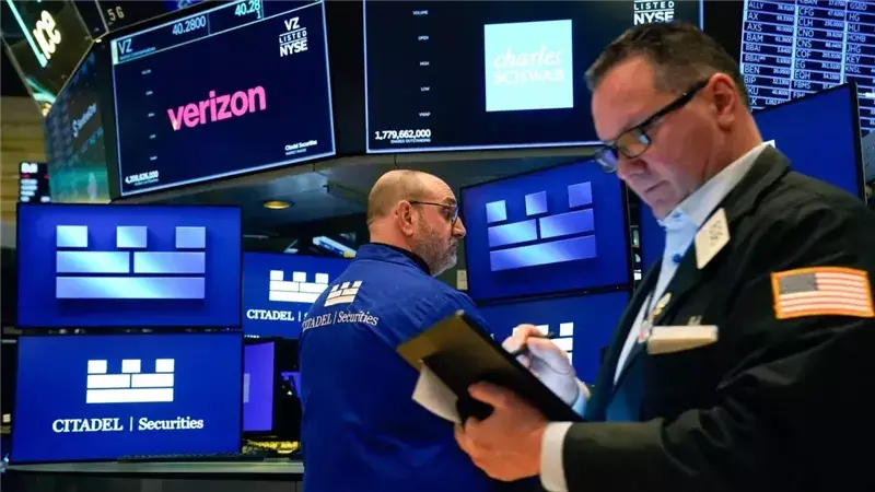 الأسهم الأميركية تتعرض لضغوط هبوطية مع تصاعد المخاطر الجيوسياسية وارتفاع أسعار النفط