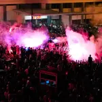 محمد صلاح يشعل حماس جماهير طرابزون سبور.. استقبال تاريخي في مطار المدينة