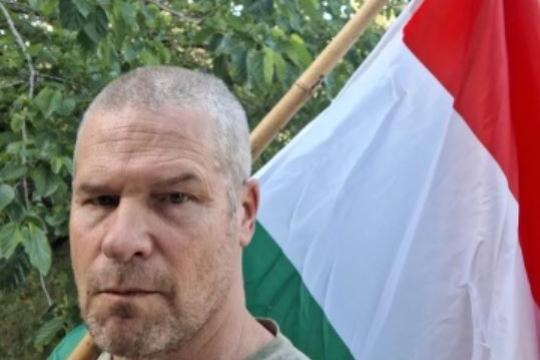 الشرطة الإسرائيلية تصادر علم المجر خلال احتجاج بزعم تشابهه مع علم فلسطين