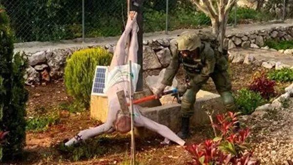 تعيين جورج ديك يأتي بعد موجة استنكار دولية لمشاهد اعتُبرت مساسًا بالمقدسات ومحاولات لتعزيز العلاقات مع المسيحيين