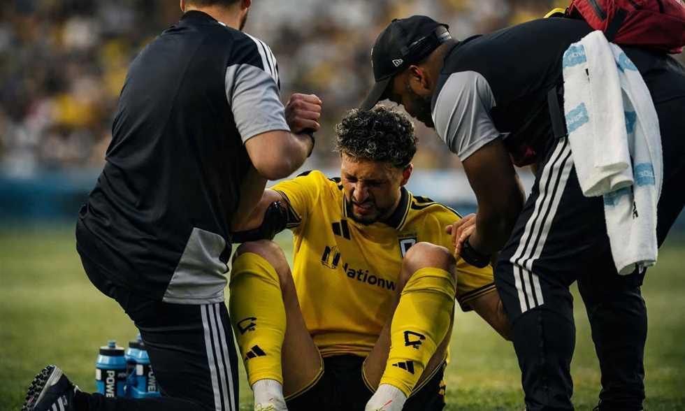 جراحة مرتقبة وغياب حتى 2027.. وتصريحات مؤثرة من اللاعب ومدربه بعد الإصابة القوية