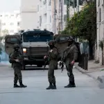 اعتداءات واعتقالات واقتحامات في عدة محافظات بالضفة الغربية