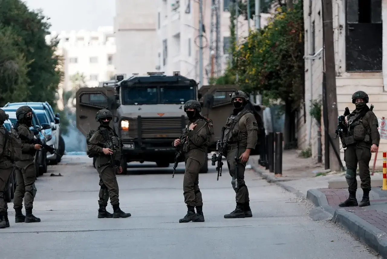 مستوطنون يهاجمون رعاة ويجرفون أراضي ويقطعون أشجار زيتون.. وقوات الاحتلال تنفذ حملة اقتحامات واعتقالات واسعة