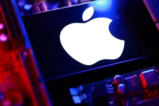 أبل تتعاون مع جوجل لتطوير الجيل الجديد من Siri باستخدام نموذج ذكاء اصطناعي ضخم