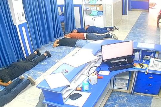 قوات الاحتلال تقتحم مستشفى نابلس التخصصي وتعتقل شقيقين أحدهما مصاب