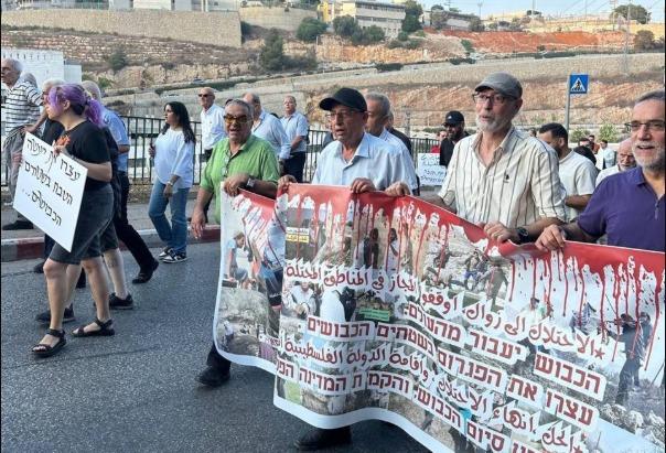 مشاركون يطالبون بوقف اعتداءات المستوطنين وسياسة هدم المنازل والتهجير في الضفة الغربية