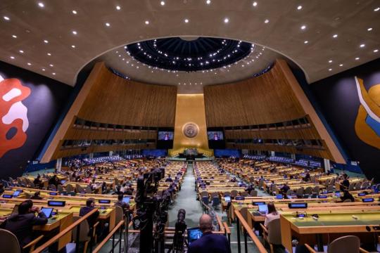 الجمعية العامة تعتمد خمسة قرارات لصالح فلسطين وسط تأييد دولي واسع