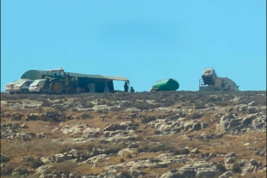 نحو إقامة بؤرة استيطانية جديدة.. مستوطنون يضعون 20 «كرفانًا» على أراضي النزلة الشرقية