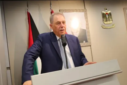القضاء اللبناني يصدر مذكرة توقيف بحق السفير الفلسطيني السابق أشرف دبور