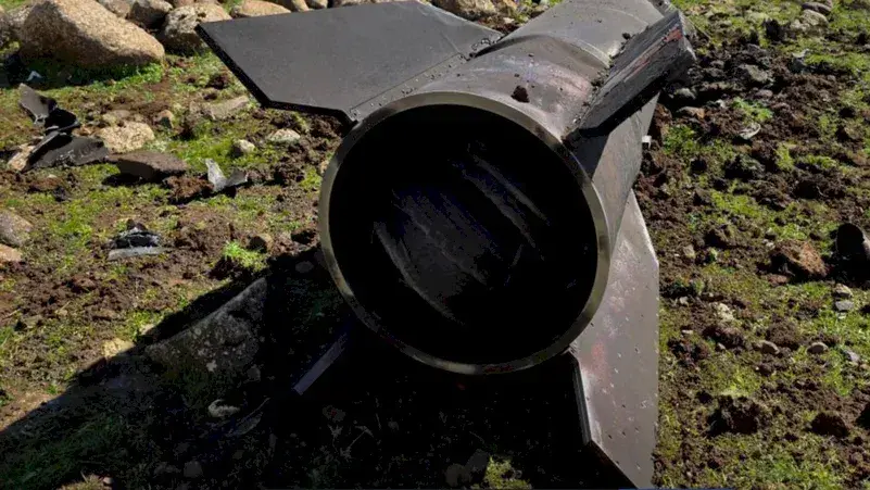 إتلاف الشظية بعد تسرب مواد خطرة وتحذير المواطنين من الاقتراب