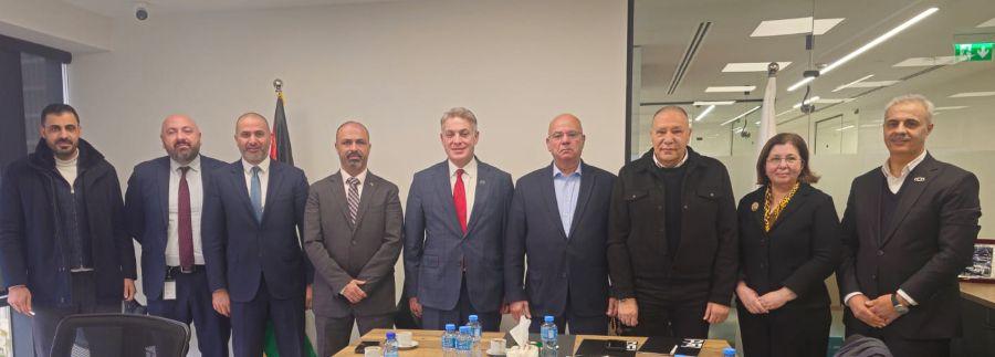 توجه تدريجي نحو الاقتصاد الرقمي وتعزيز الدفع الإلكتروني والشمول المالي