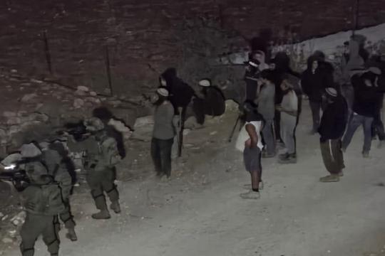 إصابة 4 فلسطينيين بالرصاص خلال هجوم مستوطنين على المغير