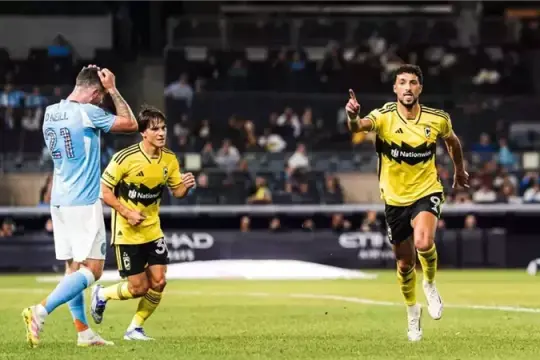 الأهلي المصري يحسم الجدل بشأن عودة وسام أبو علي