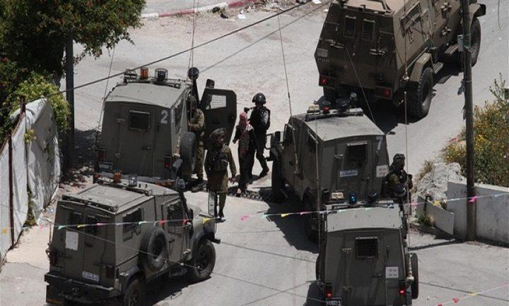 مداهمات للمنازل في كفر ثلث ونصب حاجز عسكري على مدخل إماتين أعاق حركة المواطنين
