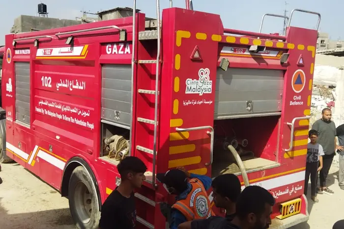 أزمة الوقود تهدد عمليات الإغاثة وانتشال الجثامين مع تأثر القطاع بمنخفض جوي جديد