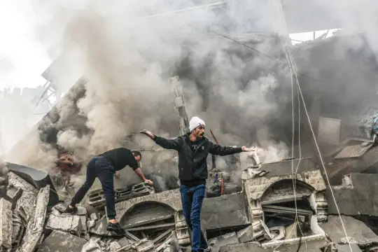 تجدد الغارات الإسرائيلية على خان يونس جنوبي قطاع غزة