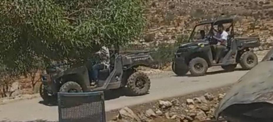 الجيش والمستوطنون ينفذون مئات الانتهاكات ضد الفلسطينيين، تشمل الاعتداء على الأطفال وإجبار عائلات على النزوح