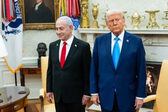 زيارة رئيس الحكومة الإسرائيلية تأتي في ظل ترقب قرار واشنطن بشأن المسار التفاوضي مع طهران أو خيار التصعيد العسكري