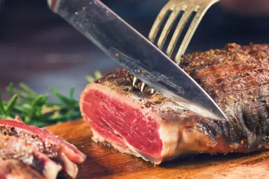 ما الذي يحدث لجسمك عند الاستغناء عن اللحوم؟