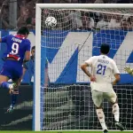 باريس سان جيرمان يحسم الكلاسيكو.. وعمورة يقود نيس لفوزه الأول