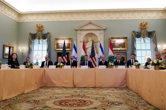 مفاوضات لبنانية إسرائيلية في واشنطن تحقق تقدماً “إيجابياً” في مسار وقف إطلاق النار