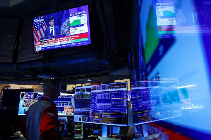 ستاندرد آند بورز 500 يصعد 0.33% وناسداك يرتفع 0.32%