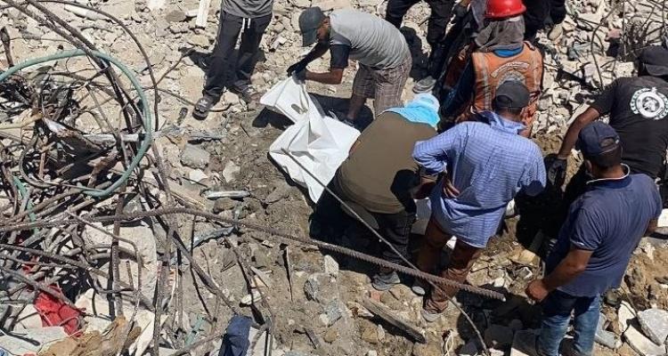 عمليات البحث استمرت 136 ساعة وسط ظروف بالغة الصعوبة، والدفاع المدني يدعو إلى إدخال معدات متخصصة لاستكمال انتشال الضحايا من تحت الركام.