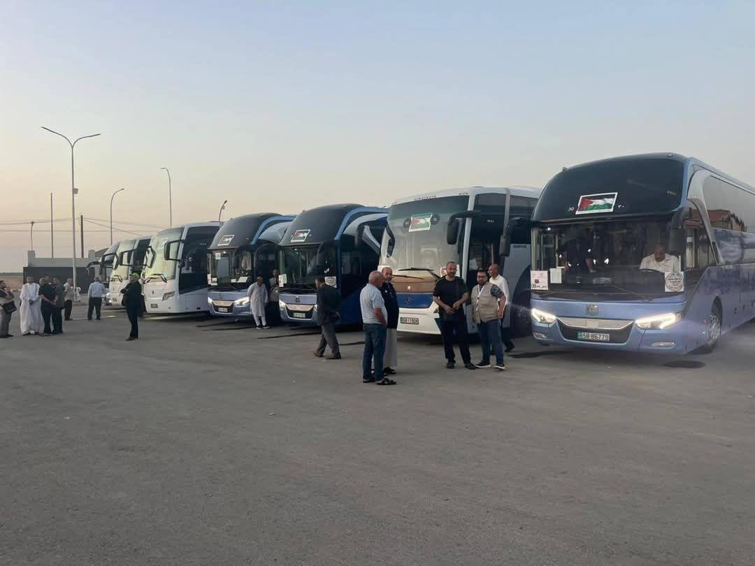استقبال الدفعة الأخيرة من الحجاج في أريحا وسط إشادة بجهود الطواقم العاملة على المعابر وتسهيل إجراءات العودة
