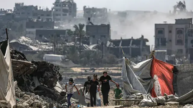 مسؤولون إسرائيليون يشددون على مهلة محدودة لنزع سلاح الحركة وإبقاء السيطرة على معبر رفح بالكامل