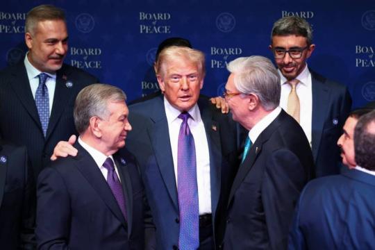 عبد الله بن زايد: الإمارات ستقدم 1.2 مليار دولار لدعم غزة عبر "مجلس السلام"