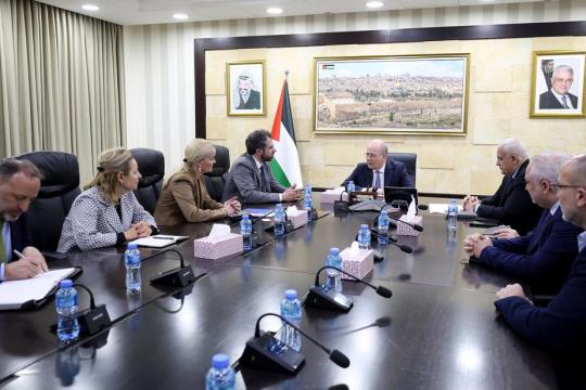 مصطفى يلتقي وفداً من الاتحاد الأوروبي لمناقشة دعم الشرطة وسيادة القانون ومعبر رفح