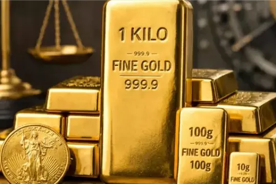 الذهب يتراجع نحو 3% خلال أسبوع وسط صعود الدولار وعوائد السندات الأميركية