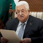 الرئيس محمود عباس يصدر قرارًا بدمج وزارتي المالية والتخطيط والتعاون الدولي