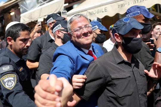 الغارديان: بين التصريحات والسياسات.. هل يتجاهل العالم مخططات اليمين الإسرائيلي تجاه الفلسطينيين؟
