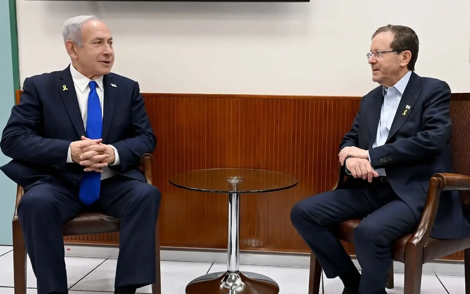 تصريح ترامب عن قرب صدور العفو لنتنياهو يتناقض مع بيان مكتب الرئيس الإسرائيلي