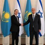 هرتسوغ: نعتزم تسيير رحلات جوية مباشرة إلى كازاخستان