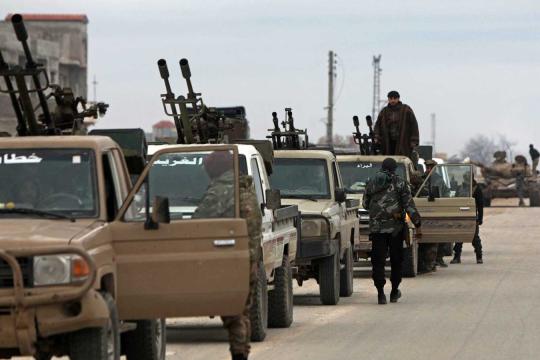 الجيش السوري يتقدم نحو مطار الطبقة العسكري لطرده "قسد" وفلول النظام السابق