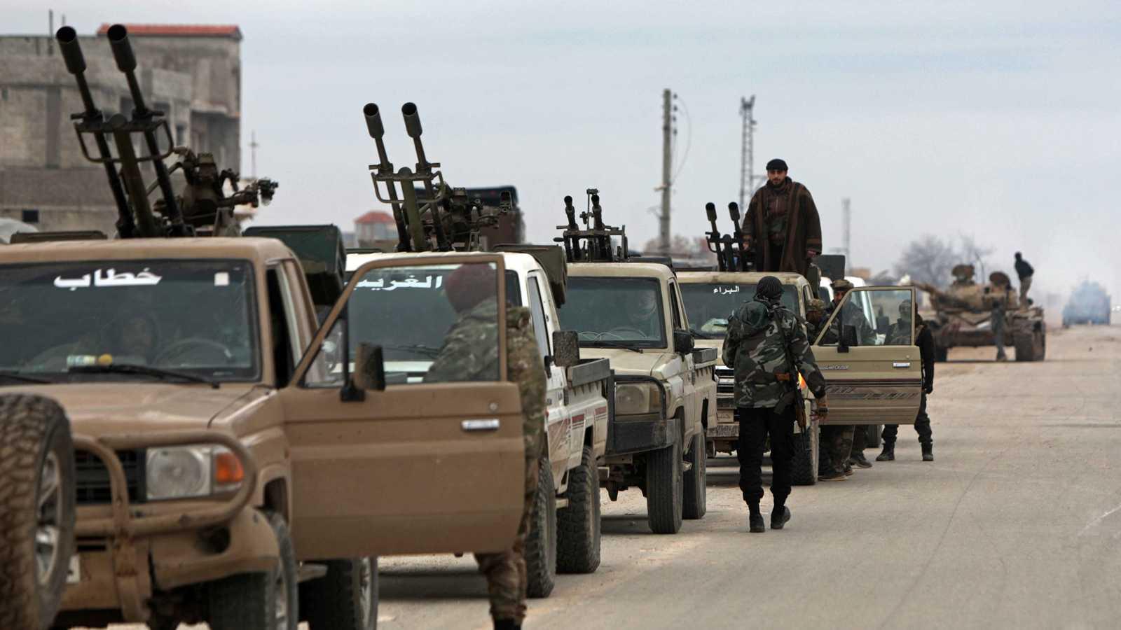 الجيش السوري يتقدم نحو مطار الطبقة العسكري لطرده "قسد" وفلول النظام السابق