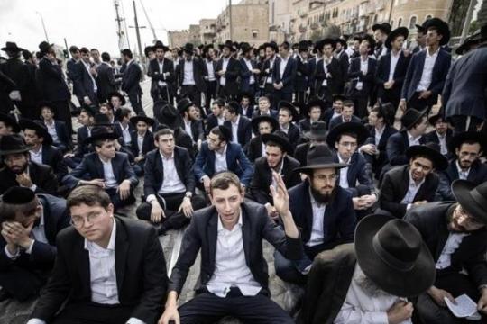 اليهود الحريديم يخططون لمظاهرة "مليونية" في القدس رفضاً للتجنيد بالجيش الإسرائيلي