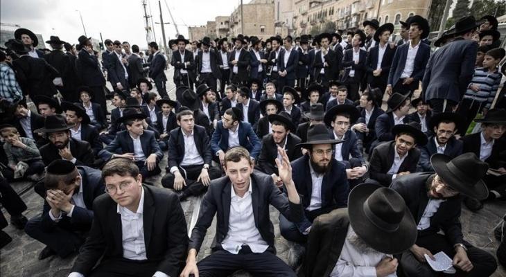 الأحزاب الدينية تضغط على نتنياهو لتمرير قانون الإعفاء من الخدمة العسكرية وسط انقسام سياسي حاد
