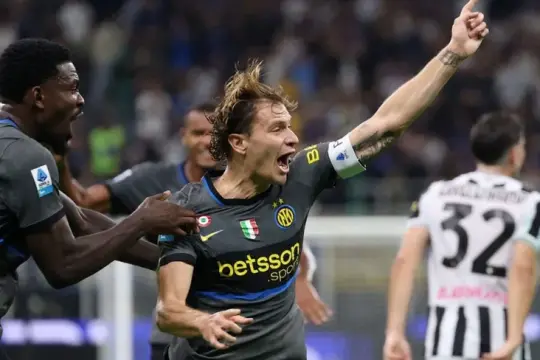 إنتر ميلان يقلب تأخره أمام أودينيزي ويواصل مطاردة روما في الدوري الإيطالي