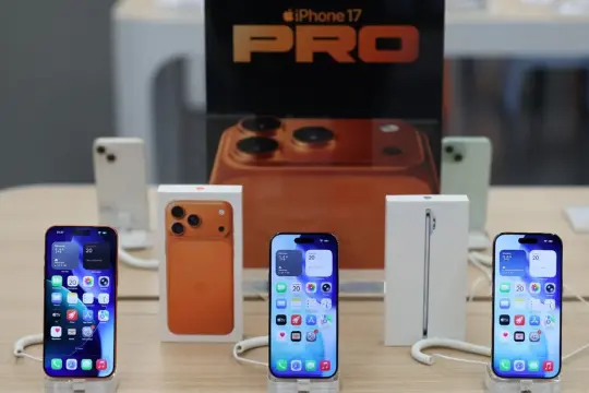 أبل تطلق iOS 26.3: تحسينات أمنية، أداة نقل إلى أندرويد وإشارات لمعالجات جديدة لأجهزة ماك