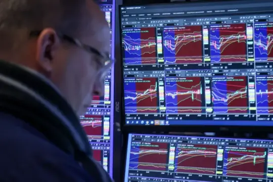 أسواق الأسهم والسندات الأميركية تتعرض لهزة مع صعود أسعار النفط ومخاوف الحرب في إيران