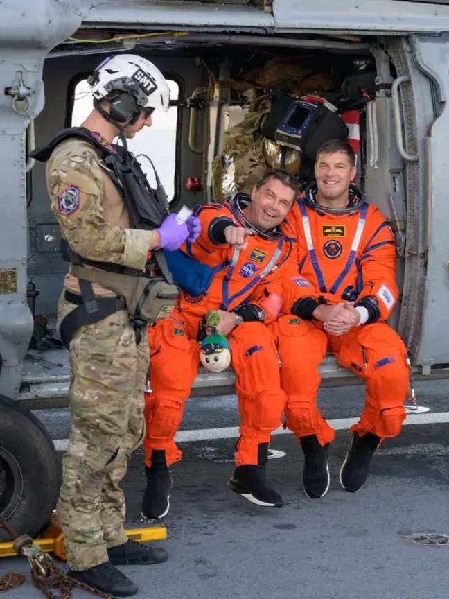 طاقم المهمة ينجح في الوصول إلى الجانب المظلم من القمر وقطع أكثر من 700 ألف ميل خلال 10 أيام