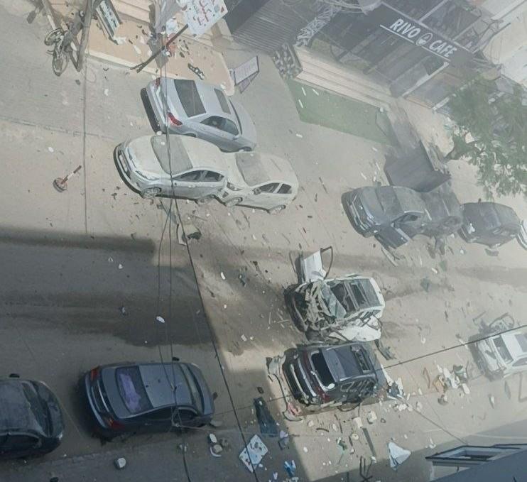 طائرات الاحتلال تستهدف مركبات ومناطق مدنية في غزة وخان يونس وسط استمرار خروقات وقف إطلاق النار
