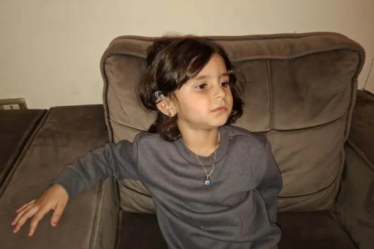 11 عائلة من غزة عالقة في الأردن بعد تعثّر العودة بسبب شروط إسرائيلية على أجهزة طبية للأطفال