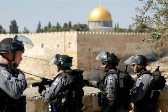 اعتقال الشيخ راني أبو صبيح على أبواب المسجد الأقصى وتصعيد واسع في القدس