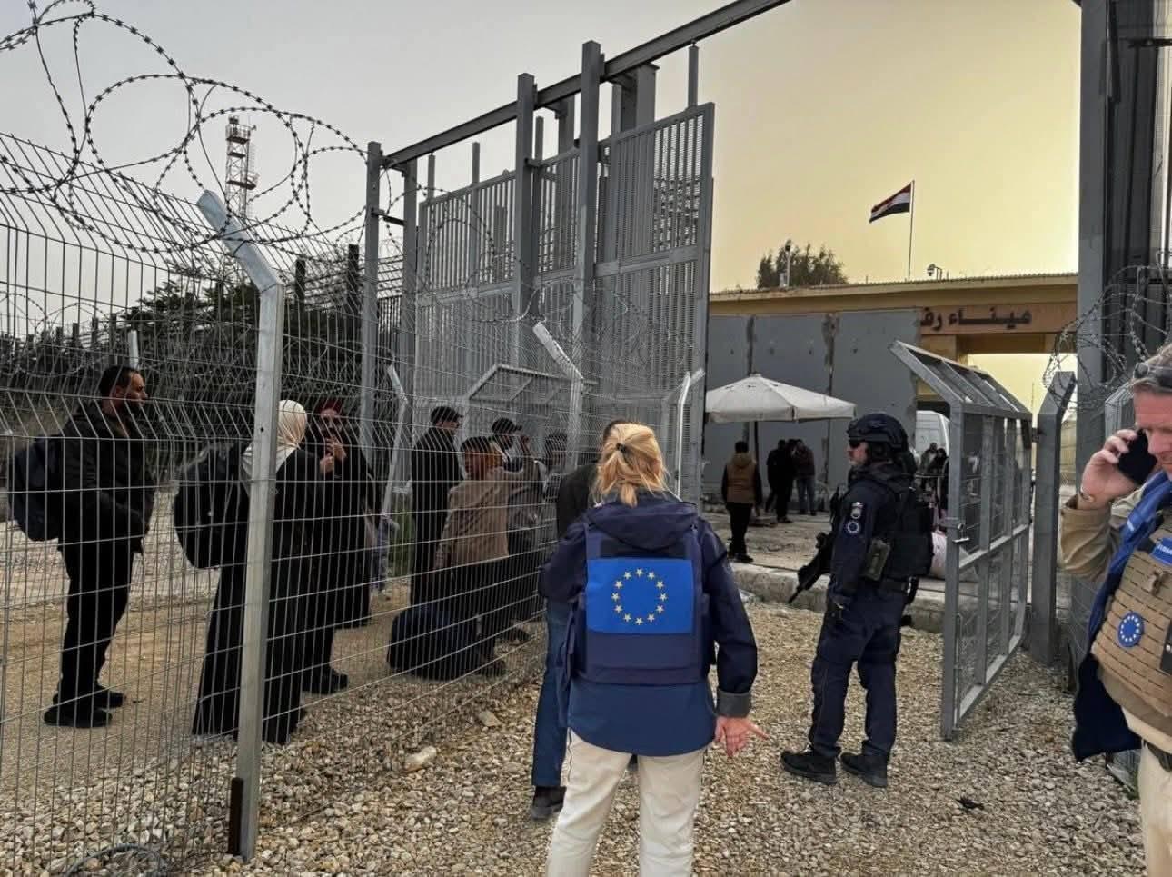 تعليق تنقل المرضى والمرافقين بالتزامن مع إصابة عاملين أمميين في خان يونس