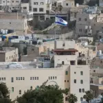 الجدار والاستيطان تحذر من سحب صلاحيات التخطيط وتعزيز السيطرة الاستيطانية على مدينة الخليل