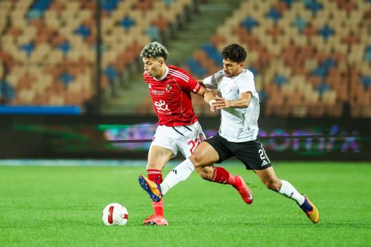 الأهلي يهزم الجونة ويواصل المطاردة ويقفز لوصافة الدوري